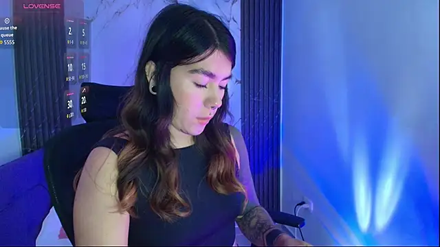 luccianagreyy online show from 04/18/26, 01:15