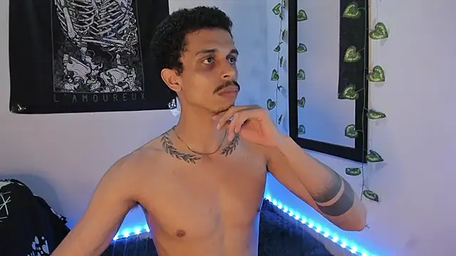 Snapshot of Aroonn_b chatting on 12/03/24, 02:14 Aroonn b online show from 12/03/24, 02:14