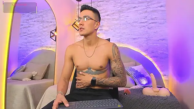 Aron Bolt online show from 03/06/26, 10:17