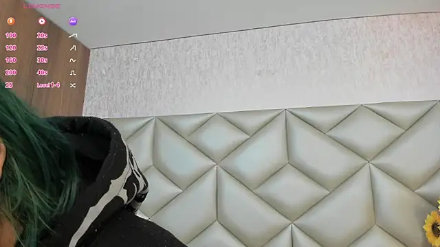 Im gaia online show from 11/28/25, 12:30