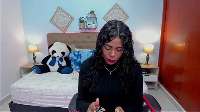 Edelaine rogers online show from 11/26/25, 05:08