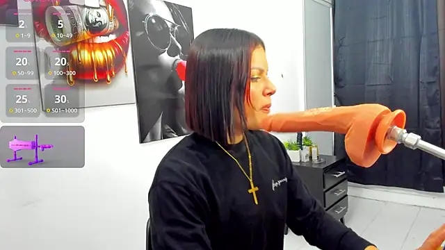 Snapshot of la_mazona chatting on 01/25/25, 08:10 la mazona online show from 01/25/25, 08:10