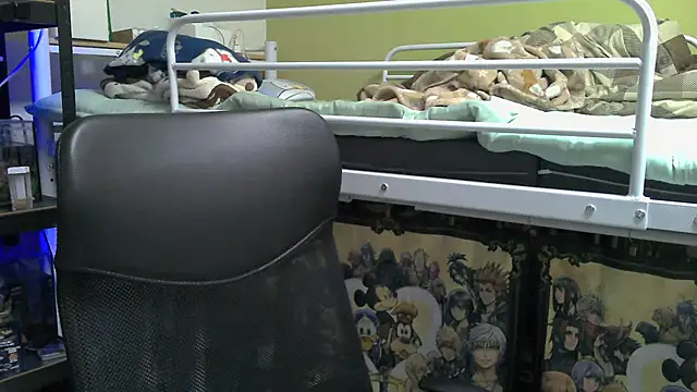 Snapshot of Owl1216 chatting on 02/09/25, 01:03 Owl1216 online show from 02/09/25, 01:03