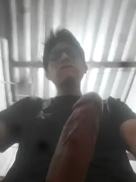 Snapshot of HardDick2 chatting on 11/01/25, 02:24 HardDick2 online show from 11/01/25, 02:24