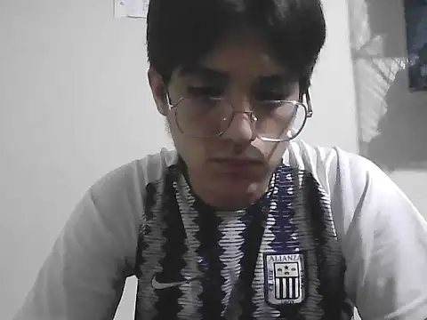 Snapshot of HardDick2 chatting on 06/21/26, 06:27 HardDick2 online show from 06/21/26, 06:27