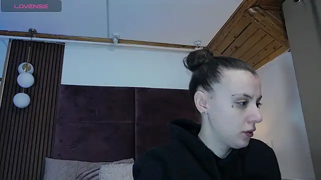 Snapshot of IvyBunny_ chatting on 12/05/24, 06:21 IvyBunny online show from 12/05/24, 06:21