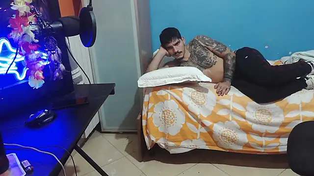 Badboyi1997 online show from 10/05/25, 12:53