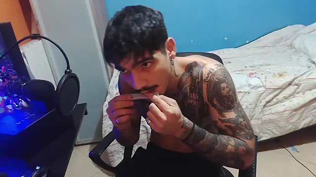 Badboyi1997 online show from 10/12/25, 08:19