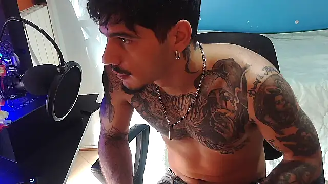 Badboyi1997 online show from 10/17/25, 02:08