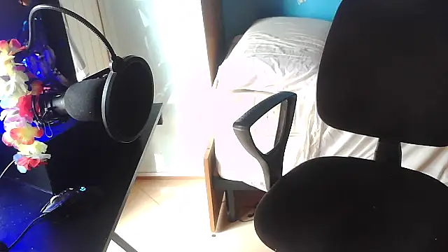 Badboyi1997 online show from 10/18/25, 01:12