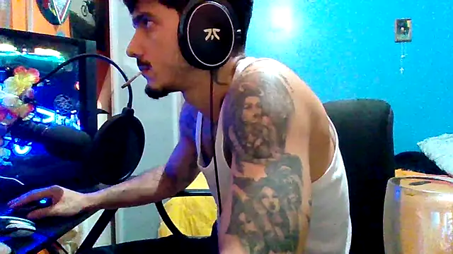 Badboyi1997 online show from 10/31/25, 01:17