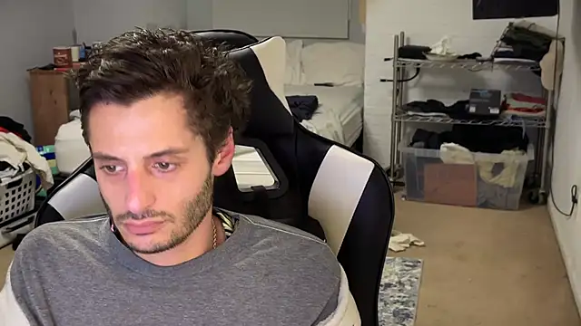 Dylansd online show from 12/25/24, 04:54