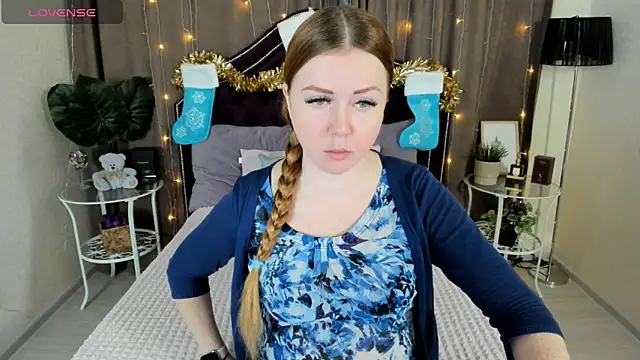 Snapshot of BettyBloom69 chatting on 12/13/24, 04:22 BettyBloom69 online show from 12/13/24, 04:22