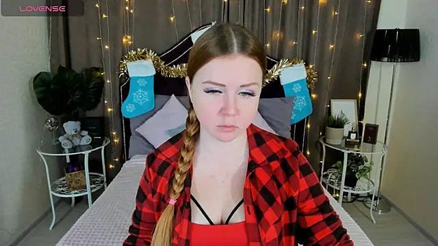 Snapshot of BettyBloom69 chatting on 12/17/24, 04:23 BettyBloom69 online show from 12/17/24, 04:23