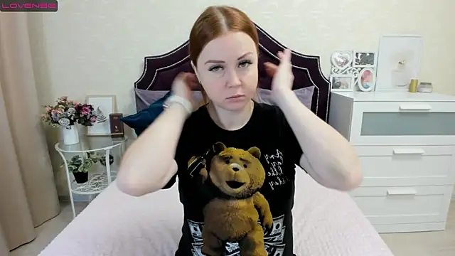 Snapshot of BettyBloom69 chatting on 02/07/25, 04:27 BettyBloom69 online show from 02/07/25, 04:27