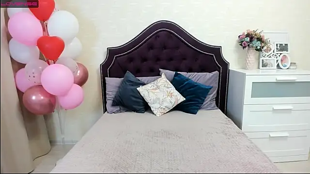 Snapshot of BettyBloom69 chatting on 02/17/25, 04:31 BettyBloom69 online show from 02/17/25, 04:31