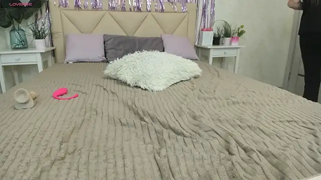 Snapshot of BettyBloom69 chatting on 03/03/25, 07:54 BettyBloom69 online show from 03/03/25, 07:54