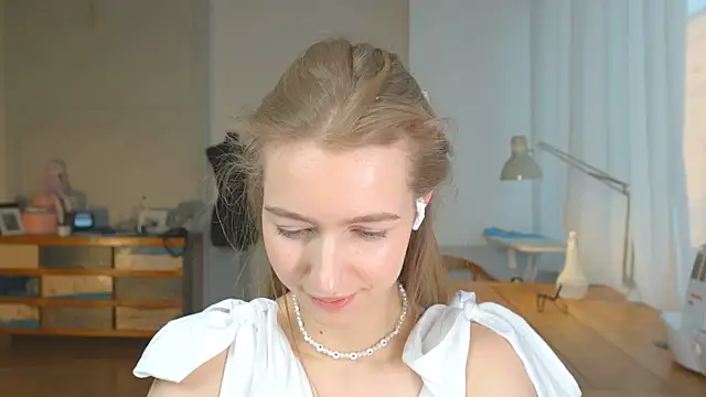 solar bella online show from 01/25/25, 03:20