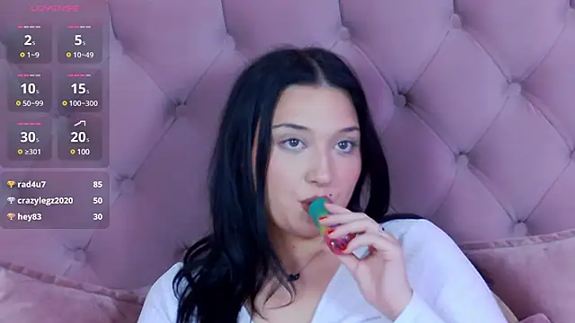 Snapshot of TasteOfDivine chatting on 12/13/24, 02:49 TasteOfDivine online show from 12/13/24, 02:49