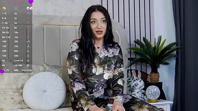 Snapshot of TasteOfDivine chatting on 03/05/25, 04:24 TasteOfDivine online show from 03/05/25, 04:24