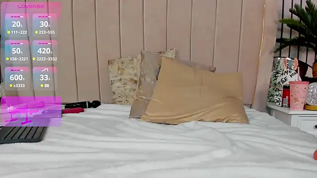 Snapshot of TasteOfDivine chatting on 03/07/25, 06:11 TasteOfDivine online show from 03/07/25, 06:11