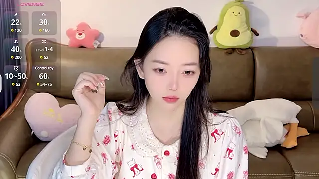 Snapshot of Yilin1999 chatting on 01/26/25, 02:14 Yilin1999 online show from 01/26/25, 02:14