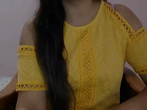 Snapshot of diva-22 chatting on 12/23/24, 11:47 diva-22 online show from 12/23/24, 11:47