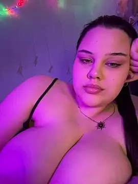 Snapshot of 31MoonLight13 chatting on 01/04/25, 09:52 31MoonLight13 online show from 01/04/25, 09:52