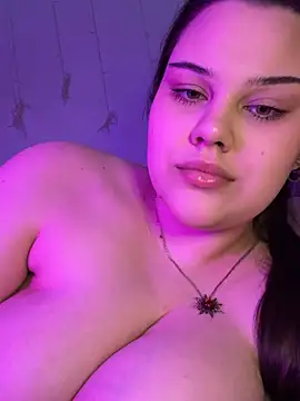 Snapshot of 31MoonLight13 chatting on 03/08/25, 10:24 31MoonLight13 online show from 03/08/25, 10:24