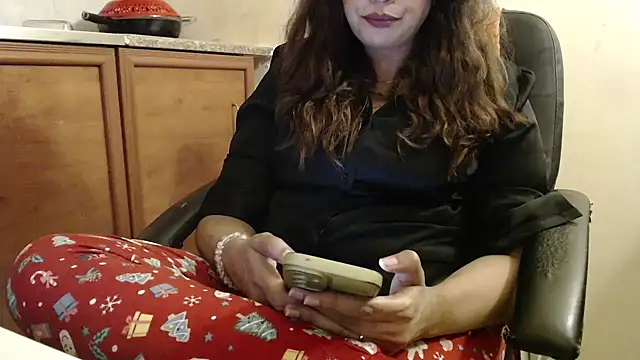 pareeti online show from 09/28/25, 04:23