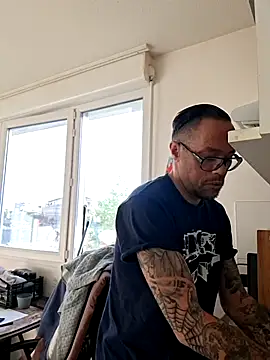 mileflav0r online show from 04/24/26, 06:38