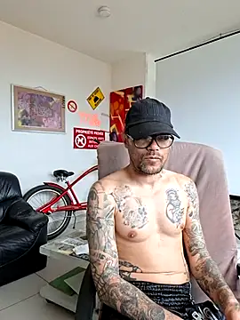 mileflav0r online show from 04/30/26, 09:37
