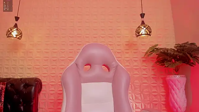 Snapshot of gaby_flow chatting on 09/25/25, 10:30 gaby flow online show from 09/25/25, 10:30