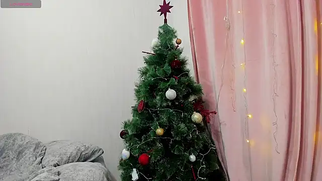 LinaCristonsen online show from 01/04/25, 06:19