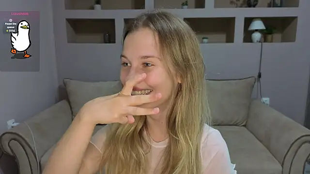 LinaCristonsen online show from 09/10/25, 05:24