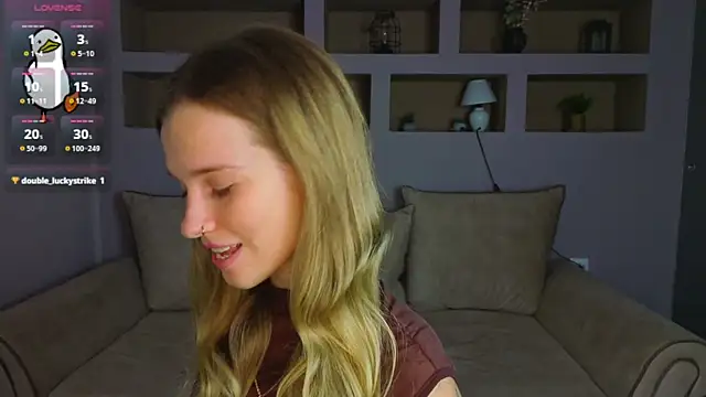 LinaCristonsen online show from 10/05/25, 03:10