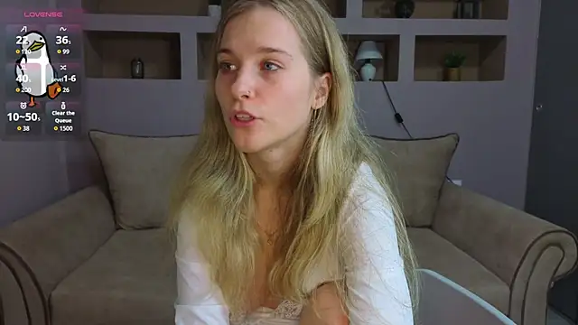 LinaCristonsen online show from 11/21/25, 04:16