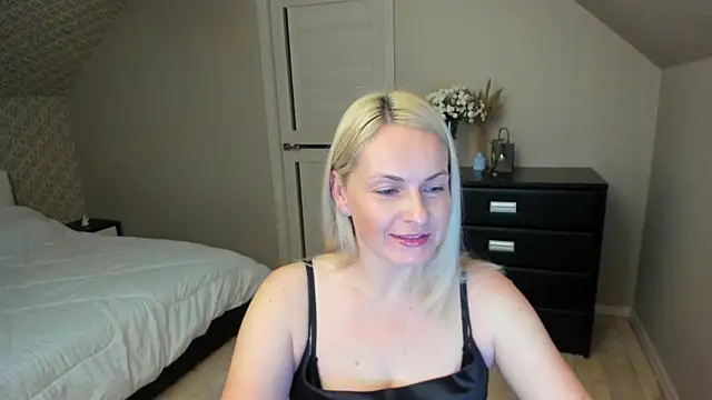 Alicee Gracee online show from 10/24/25, 07:32