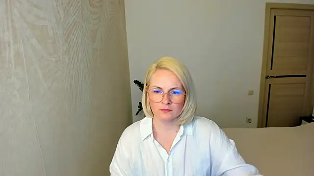 Alicee Gracee online show from 04/15/26, 07:21