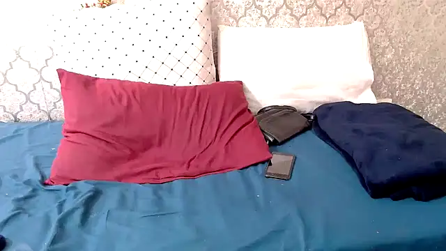 Snapshot of MaximTease24 chatting on 03/23/25, 08:04 MaximTease24 online show from 03/23/25, 08:04