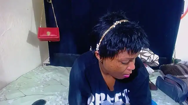 Snapshot of MaximTease24 chatting on 09/20/25, 08:21 MaximTease24 online show from 09/20/25, 08:21