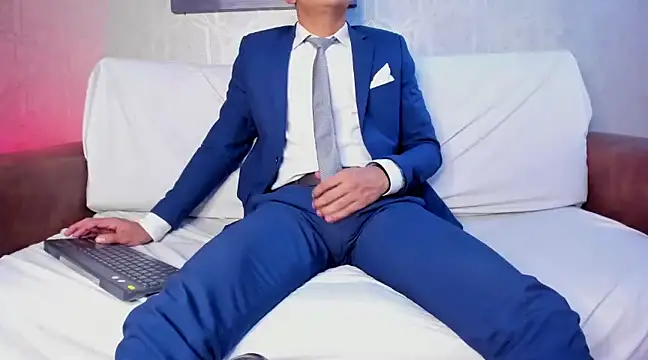 Snapshot of Lucii_fer_ chatting on 03/08/25, 05:22 Lucii fer online show from 03/08/25, 05:22