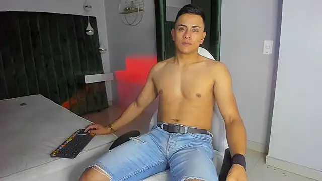 Snapshot of Lucii_fer_ chatting on 11/13/25, 11:53 Lucii fer online show from 11/13/25, 11:53