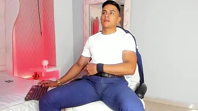 Lucii fer  online show from 02/12/26, 11:27