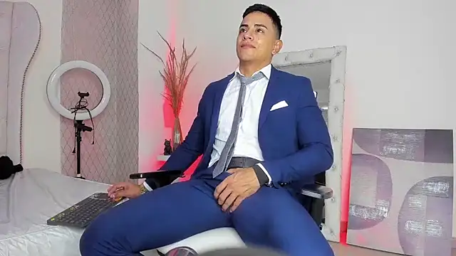 Lucii fer  online show from 05/04/26, 12:01