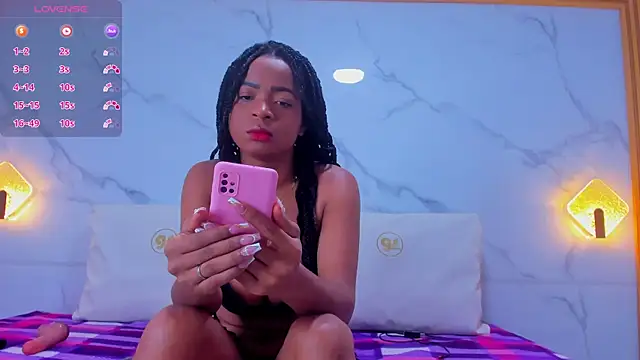 Snapshot of violetta_becker chatting on 02/08/25, 11:44 violetta becker online show from 02/08/25, 11:44