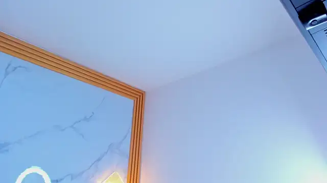 Snapshot of violetta_becker chatting on 03/22/25, 02:47 violetta becker online show from 03/22/25, 02:47