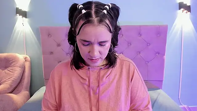 Snapshot of kyoakane chatting on 12/18/24, 04:31 kyoakane online show from 12/18/24, 04:31