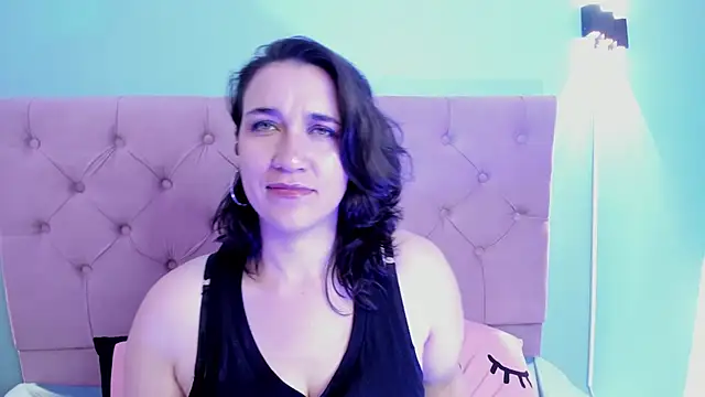 Snapshot of kyoakane chatting on 12/21/24, 07:35 kyoakane online show from 12/21/24, 07:35