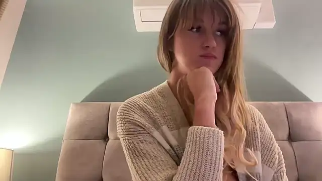 Snapshot of LustfulLuna_ chatting on 01/03/25, 08:43 LustfulLuna online show from 01/03/25, 08:43